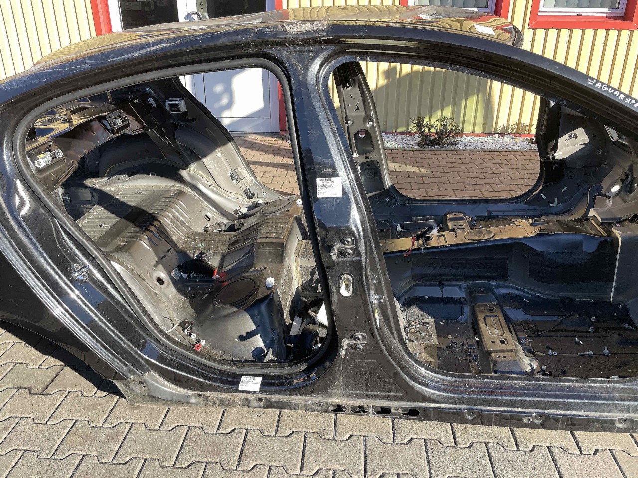 STALP MIJLOC DREAPTA JAGUAR XF - - (2011 2015)