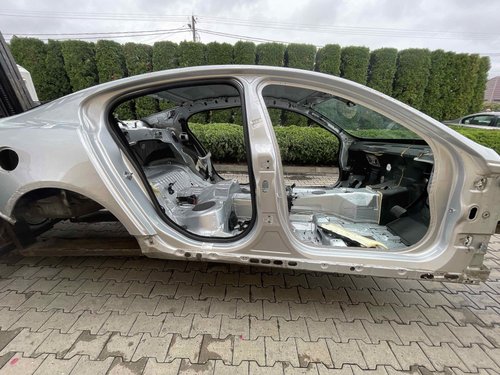 STALP MIJLOC DREAPTA JAGUAR XF XF - - (2007 2011)