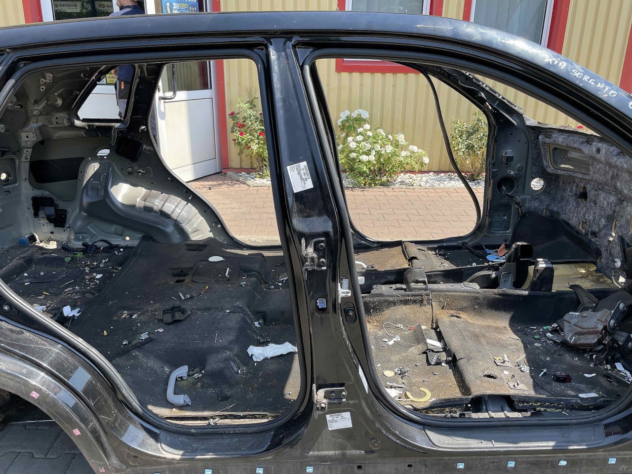 STALP MIJLOC DREAPTA KIA SORENTO - - (2009 2012)