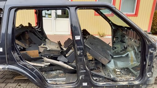 STALP MIJLOC DREAPTA LAND ROVER DISCOVERY DISCOVERY - - (2004 2009)