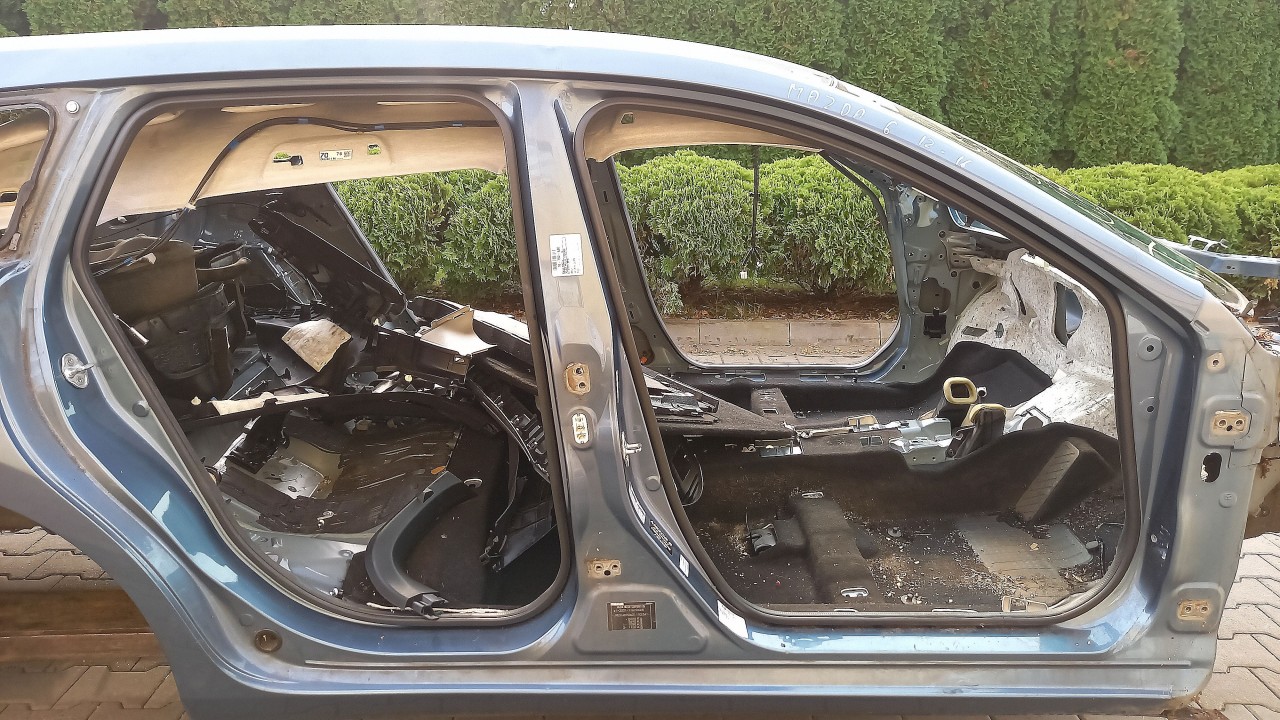 STALP MIJLOC DREAPTA MAZDA 6 6 - - (2012 2016)