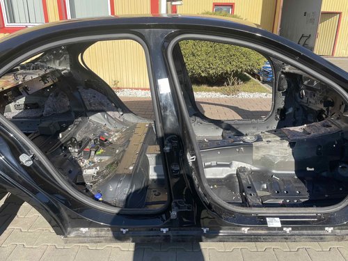 STALP MIJLOC DREAPTA MERCEDES C-CLASS - - (2014 2018)