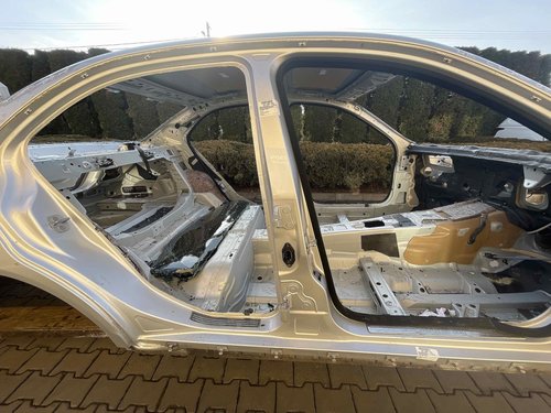 STALP MIJLOC DREAPTA MERCEDES C-CLASS C-CLASS - - (2007 2011)