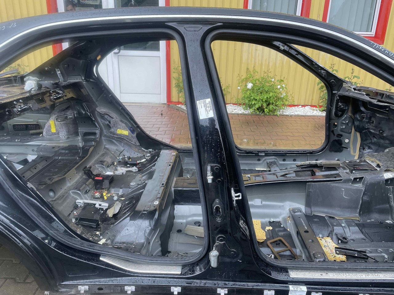 STALP MIJLOC DREAPTA MERCEDES E-CLASS - - (2009 2013)