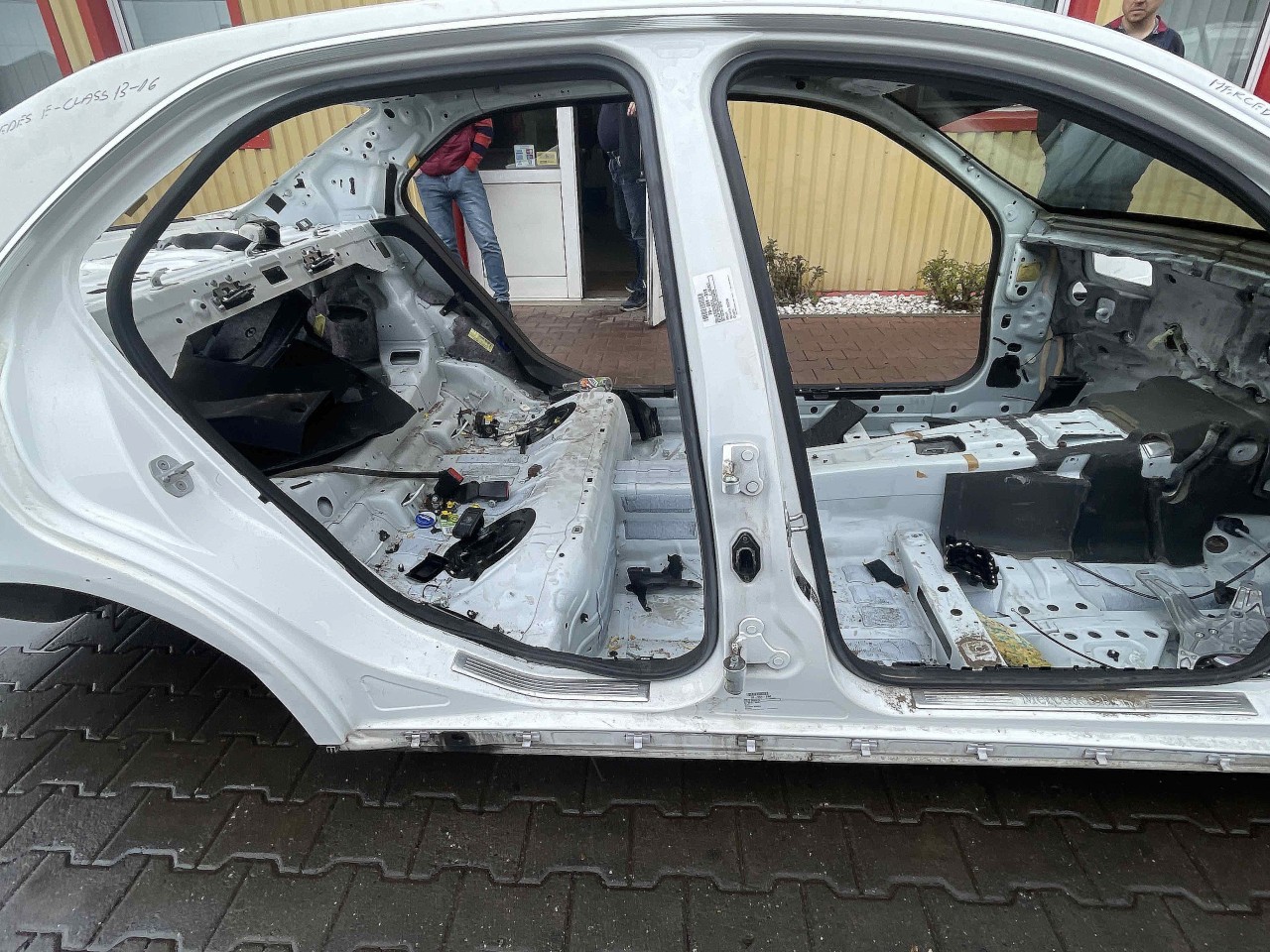 STALP MIJLOC DREAPTA MERCEDES E-CLASS - - (2013 2016)