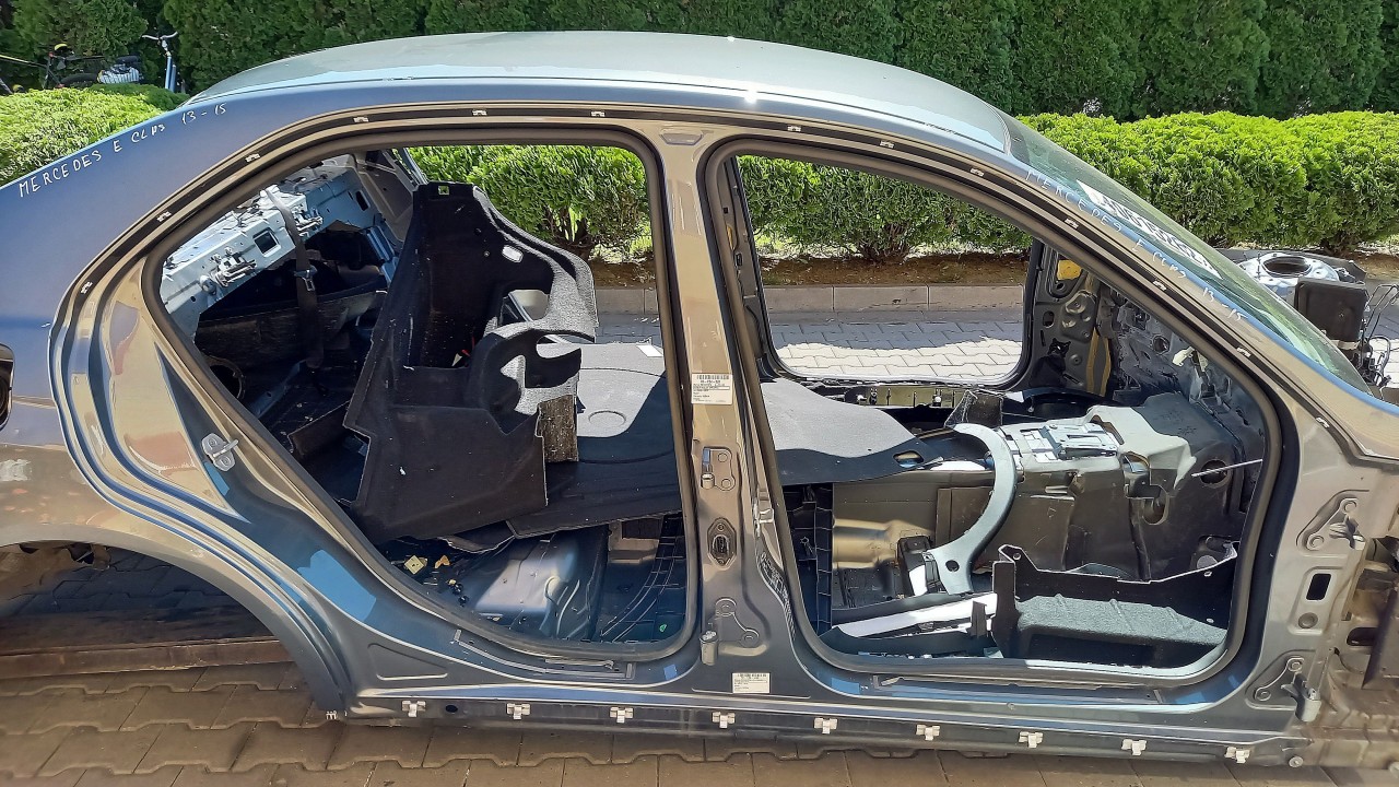 STALP MIJLOC DREAPTA MERCEDES E-CLASS E-CLASS - - (2013 2015)