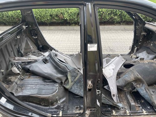 STALP MIJLOC DREAPTA MITSUBISHI L200 - - (2010 2015)