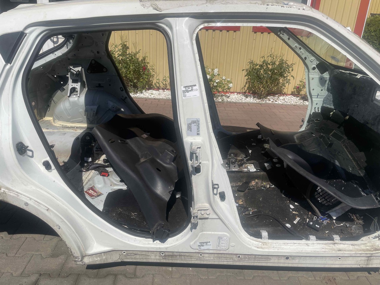 STALP MIJLOC DREAPTA NISSAN JUKE - - (2014 2018)