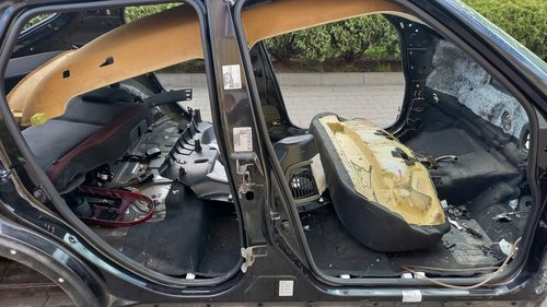 STALP MIJLOC DREAPTA NISSAN JUKE JUKE - - (2010 2014)