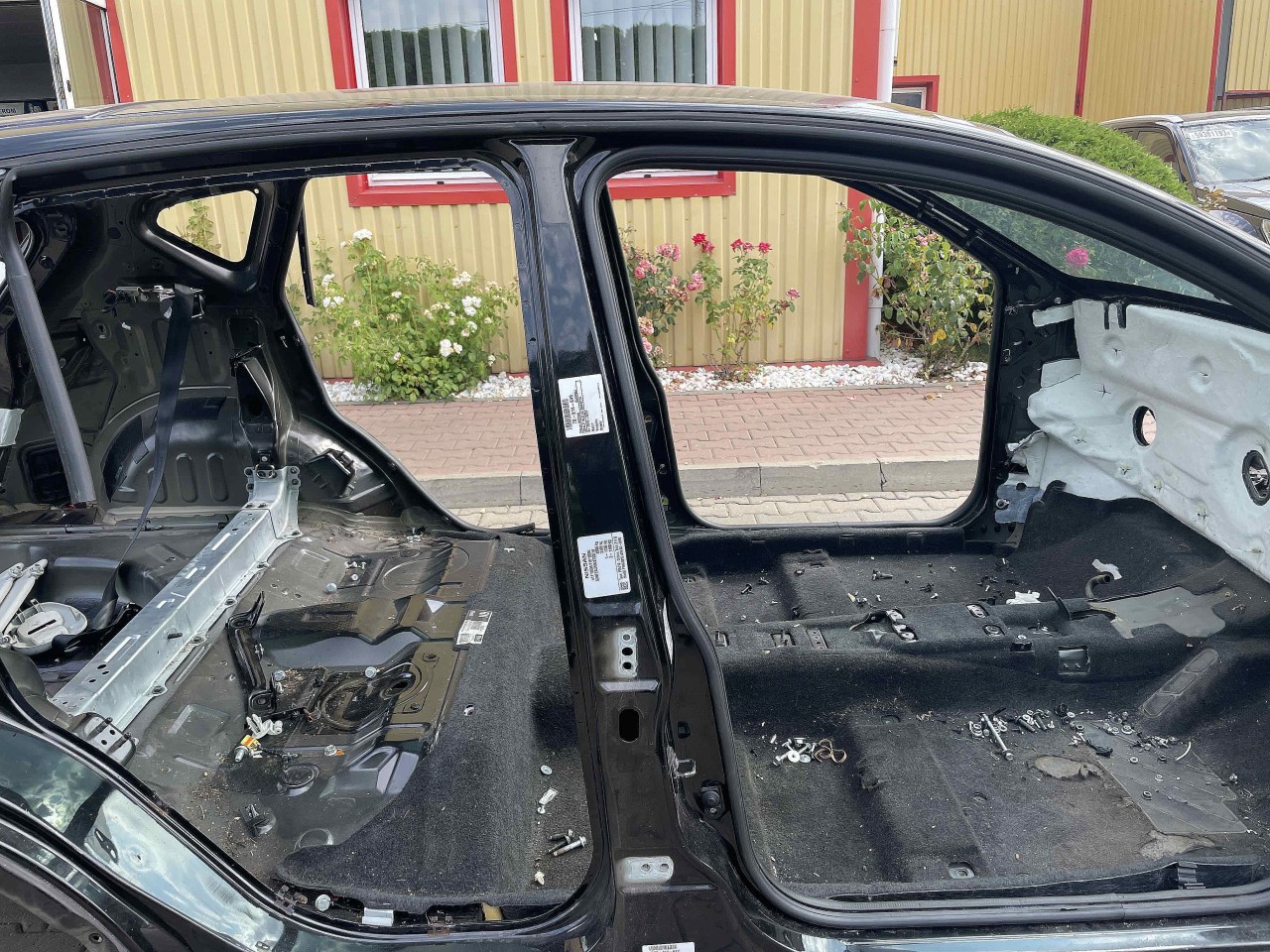 STALP MIJLOC DREAPTA NISSAN QASHQAI QASHQAI - - (2010 2014)