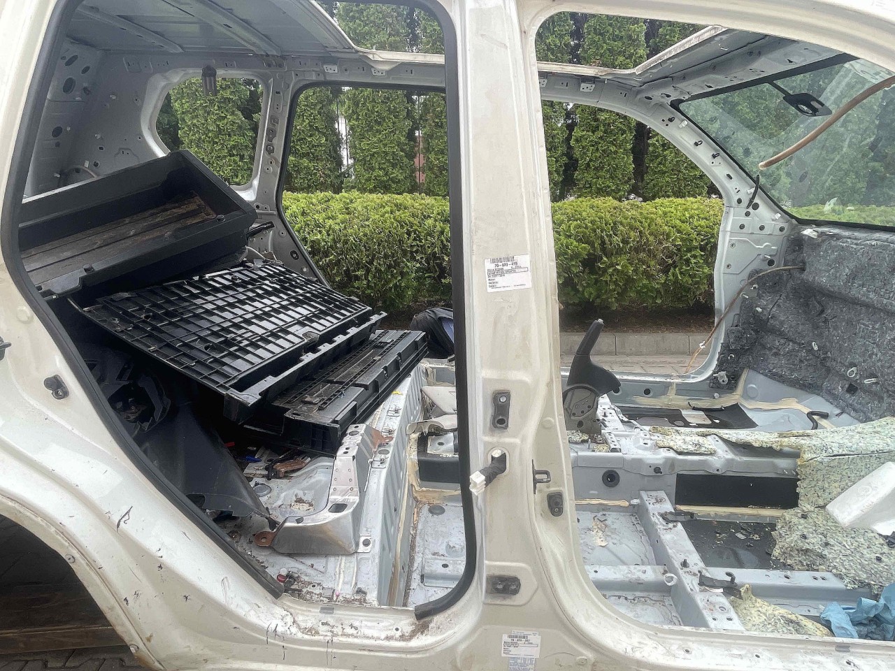 STALP MIJLOC DREAPTA NISSAN X-TRAIL - - (2007 2010)