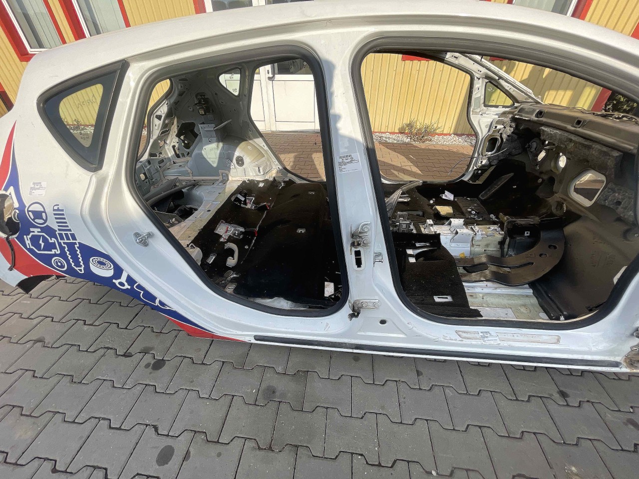 STALP MIJLOC DREAPTA OPEL ASTRA J ASTRA J - - (2009 2012)