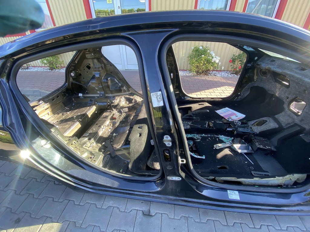 STALP MIJLOC DREAPTA OPEL ASTRA K - - (2015 2021)