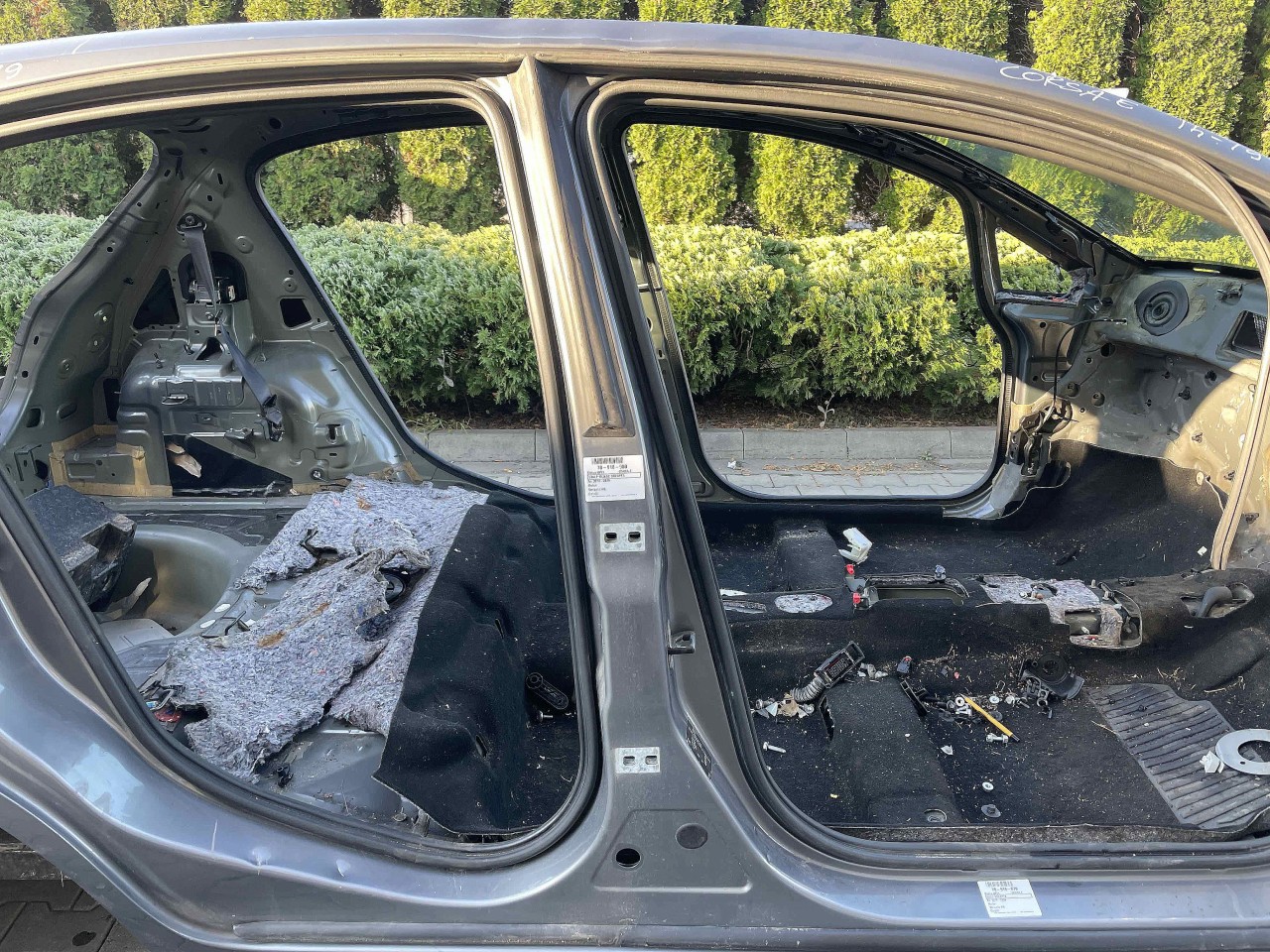 STALP MIJLOC DREAPTA OPEL CORSA E - - (2014 2019)