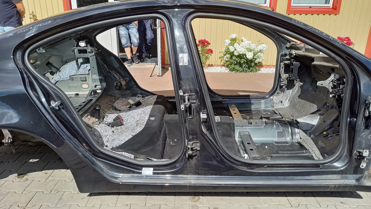 STALP MIJLOC DREAPTA OPEL INSIGNIA INSIGNIA - - (2013 2017)