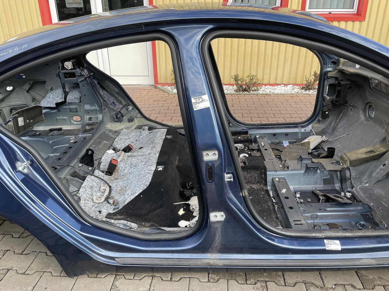 STALP MIJLOC DREAPTA OPEL INSIGNIA INSIGNIA - - (2013 2017)
