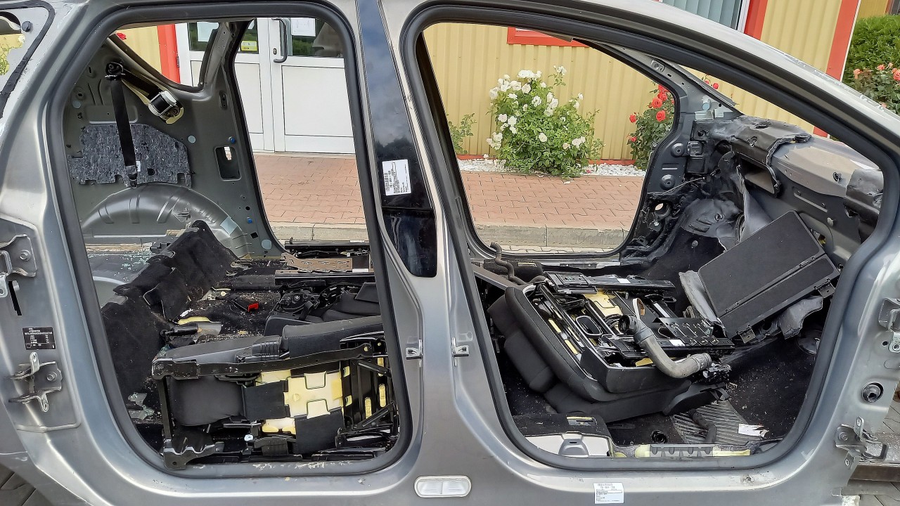STALP MIJLOC DREAPTA OPEL MERIVA B - - (2010 2014)
