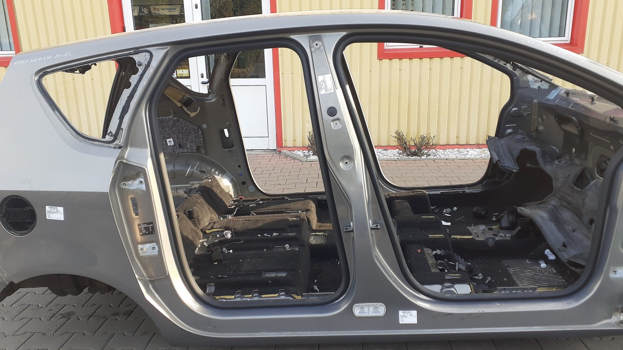 STALP MIJLOC DREAPTA OPEL MERIVA B MERIVA B - - (2010 2014)