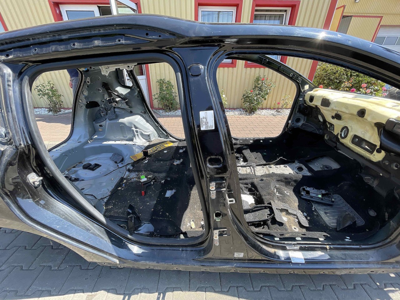STALP MIJLOC DREAPTA PEUGEOT 2008 - - (2013 2018)
