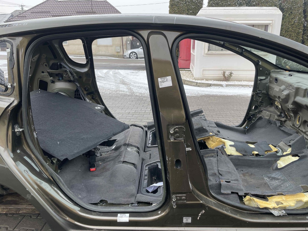 STALP MIJLOC DREAPTA PEUGEOT 3008 - - (2008 2013)
