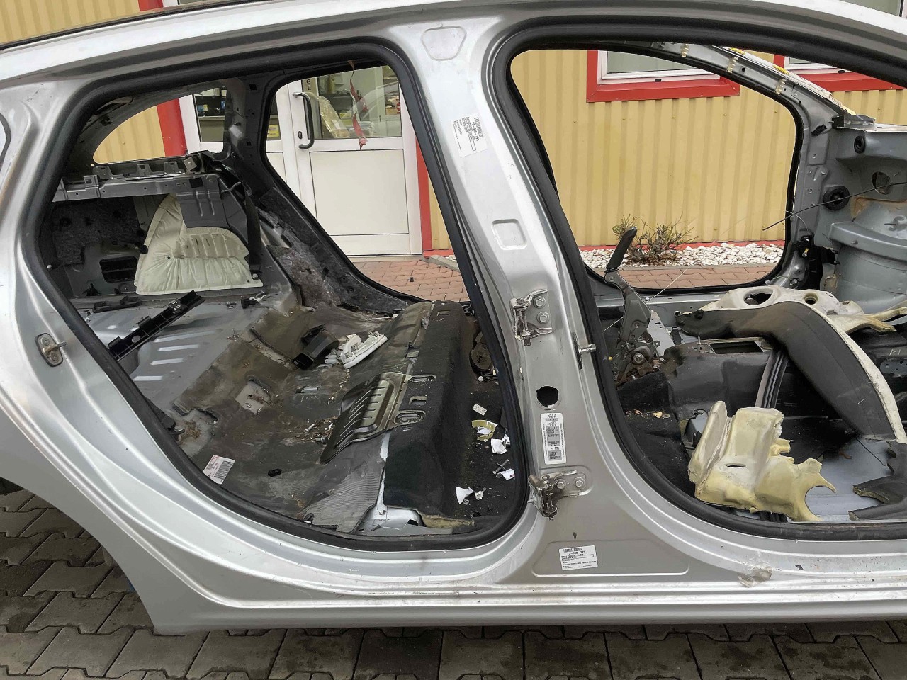 STALP MIJLOC DREAPTA PEUGEOT 508 - - (2010 2014)