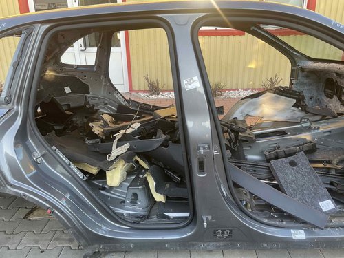 STALP MIJLOC DREAPTA PORSCHE CAYENNE - - (2011 2018)