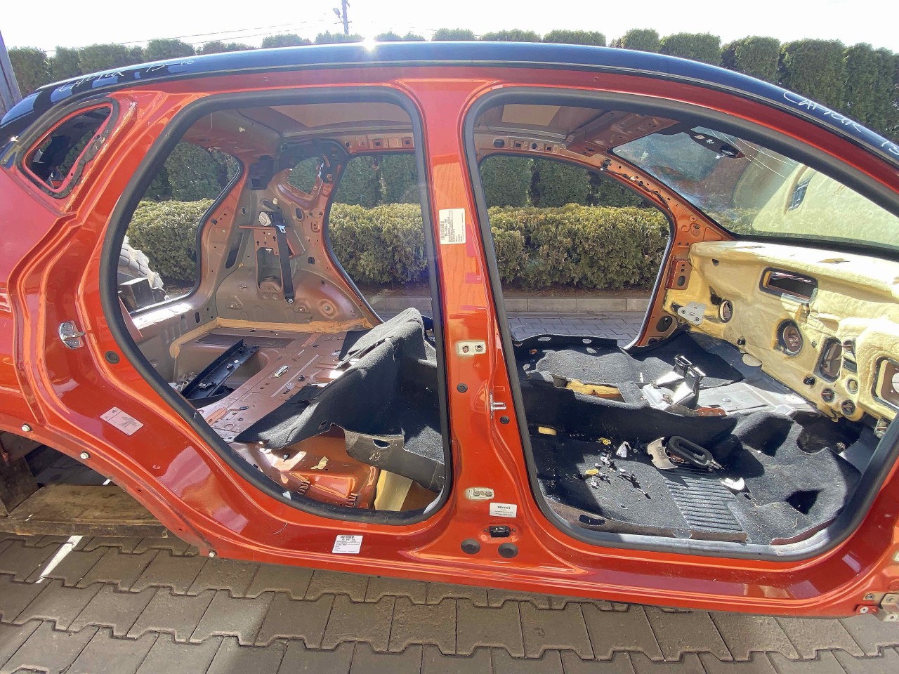 STALP MIJLOC DREAPTA RENAULT CAPTUR CAPTUR - - (2013 2016)