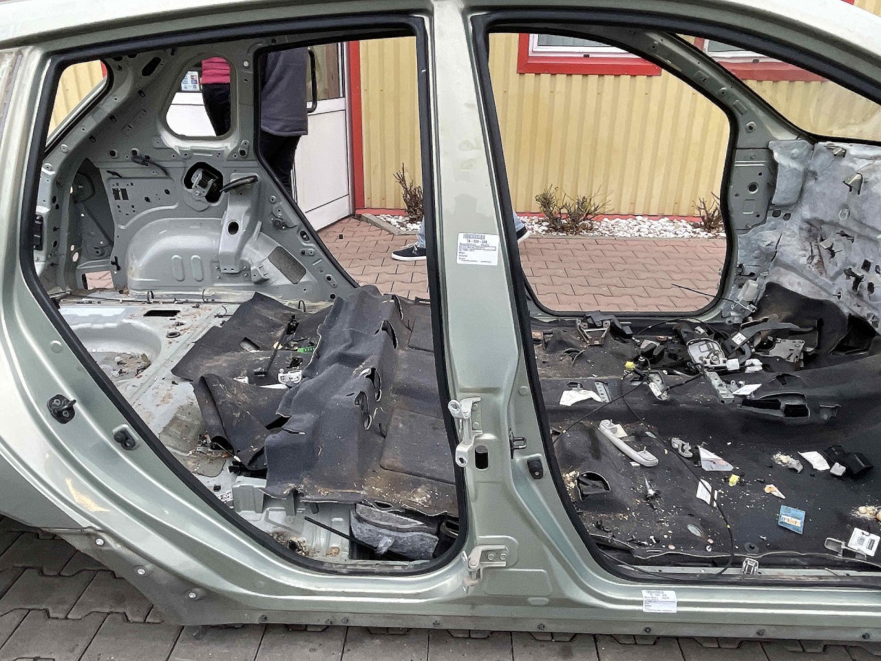 STALP MIJLOC DREAPTA RENAULT KOLEOS - - (2006 2011)