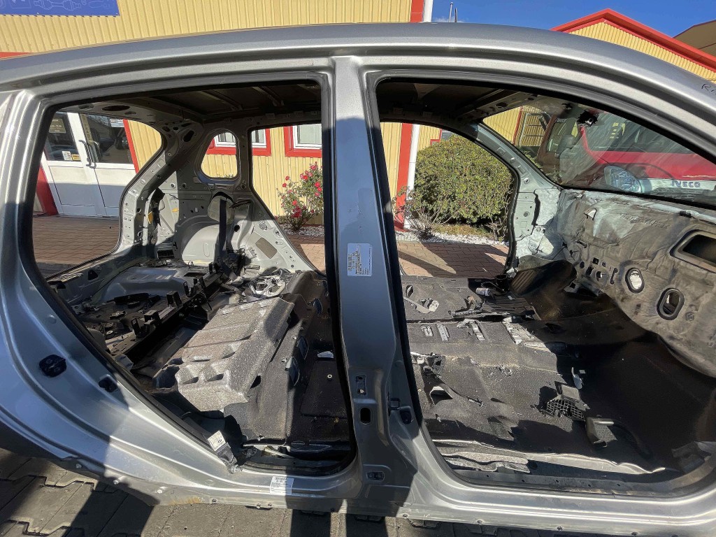 STALP MIJLOC DREAPTA RENAULT KOLEOS - - (2006 2011)