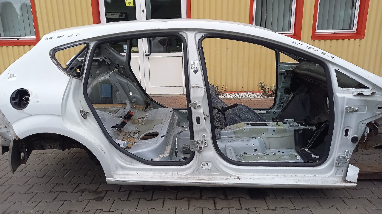STALP MIJLOC DREAPTA SEAT LEON - - (2006 2012)