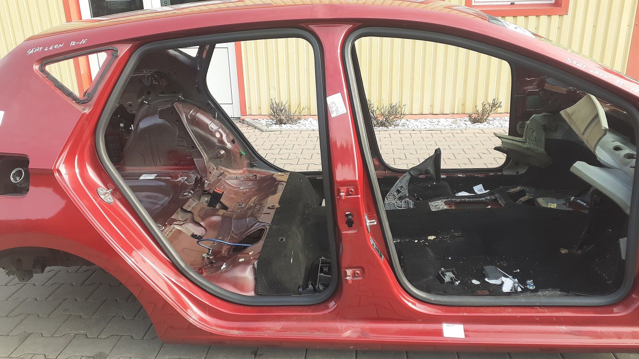 STALP MIJLOC DREAPTA SEAT LEON - - (2012 2016)