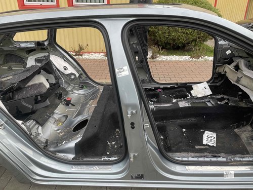 STALP MIJLOC DREAPTA SKODA SUPERB - - (2015 2020)