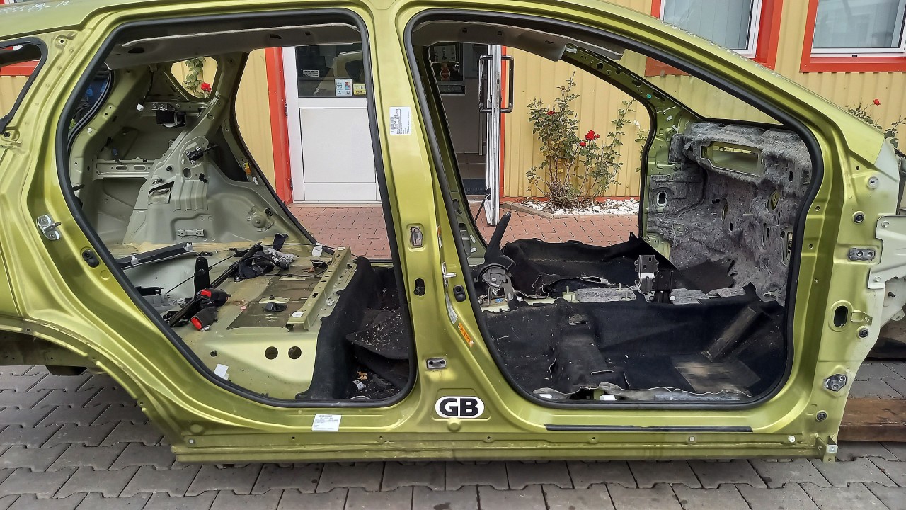 STALP MIJLOC DREAPTA SUZUKI SX4 S-CROSS - - (2013 2017)