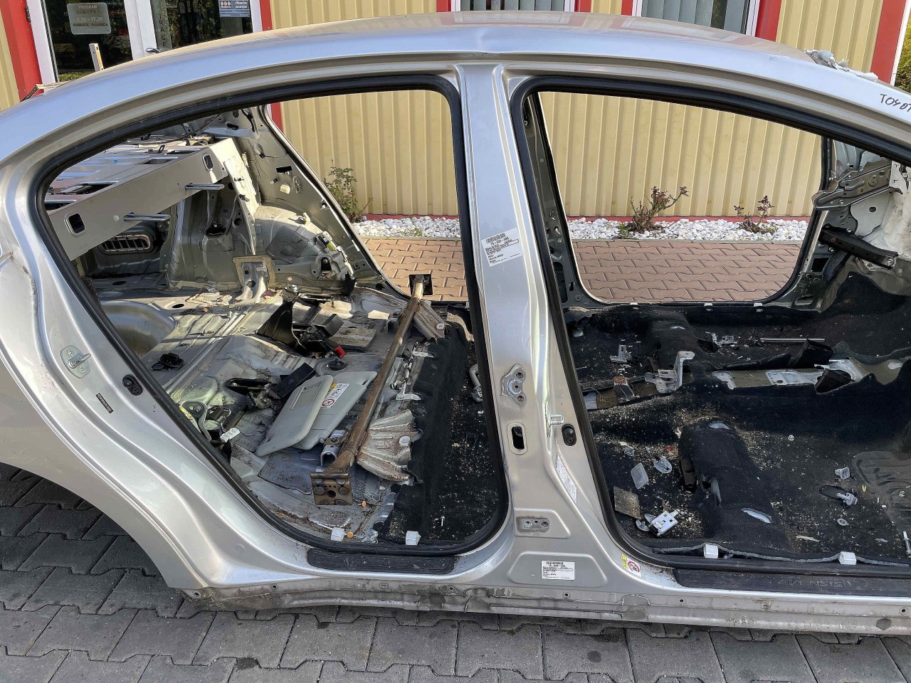 STALP MIJLOC DREAPTA TOYOTA AVENSIS - - (2012 2015)