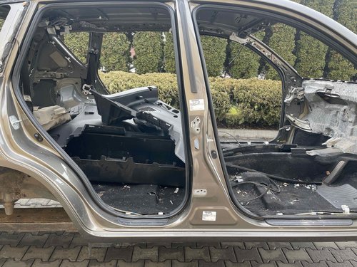 STALP MIJLOC DREAPTA TOYOTA RAV4 - - (2010 2012)