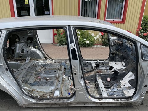 STALP MIJLOC DREAPTA TOYOTA VERSO VERSO - - (2012 2018)