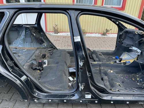 STALP MIJLOC DREAPTA VOLVO V50 V50 - - (2004 2010)
