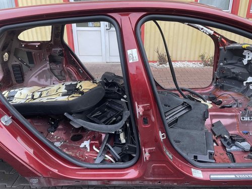 STALP MIJLOC DREAPTA VOLVO V60 V60 - - (2014 2018)
