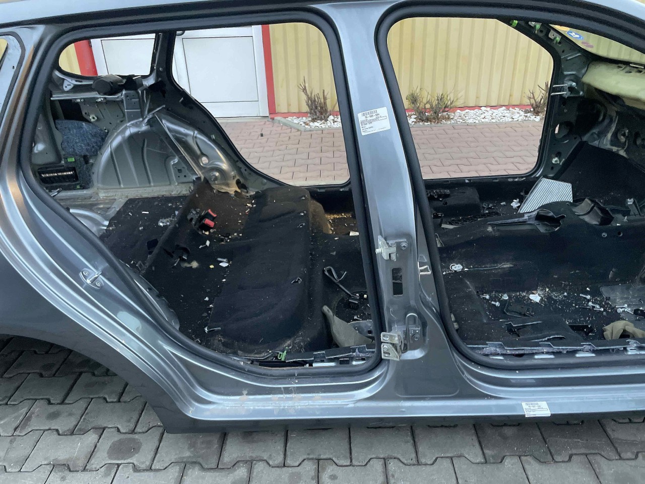 STALP MIJLOC DREAPTA VW GOLF VI - - (2008 2012)