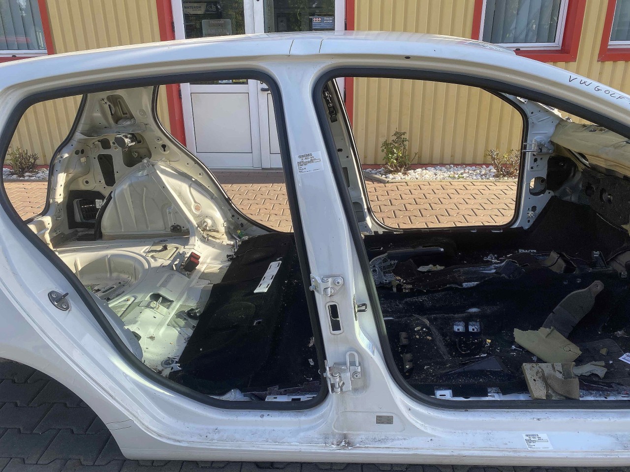 STALP MIJLOC DREAPTA VW GOLF VI GOLF VI - - (2008 2012)