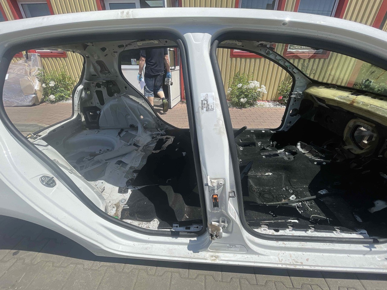 STALP MIJLOC DREAPTA VW GOLF VI GOLF VI - - (2008 2012)