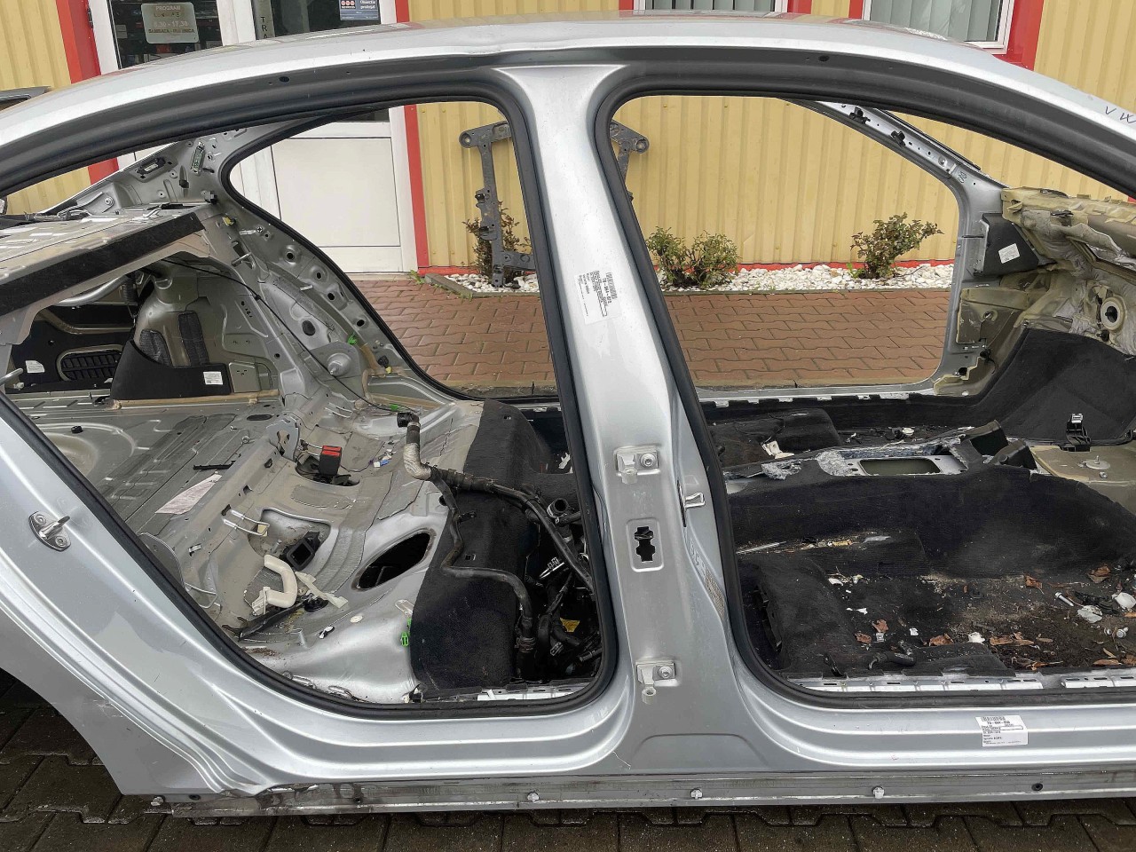 STALP MIJLOC DREAPTA VW PASSAT - - (2014