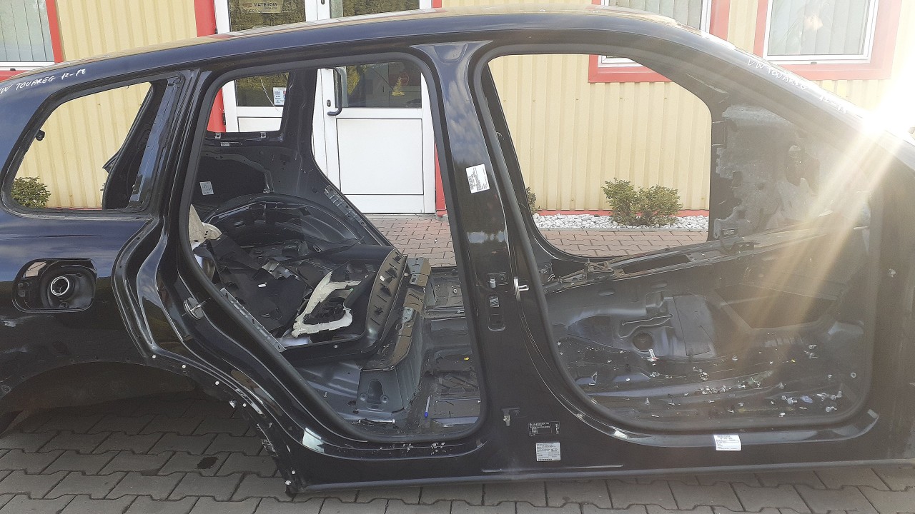 STALP MIJLOC DREAPTA VW TOUAREG TOUAREG - - (2010 2018)