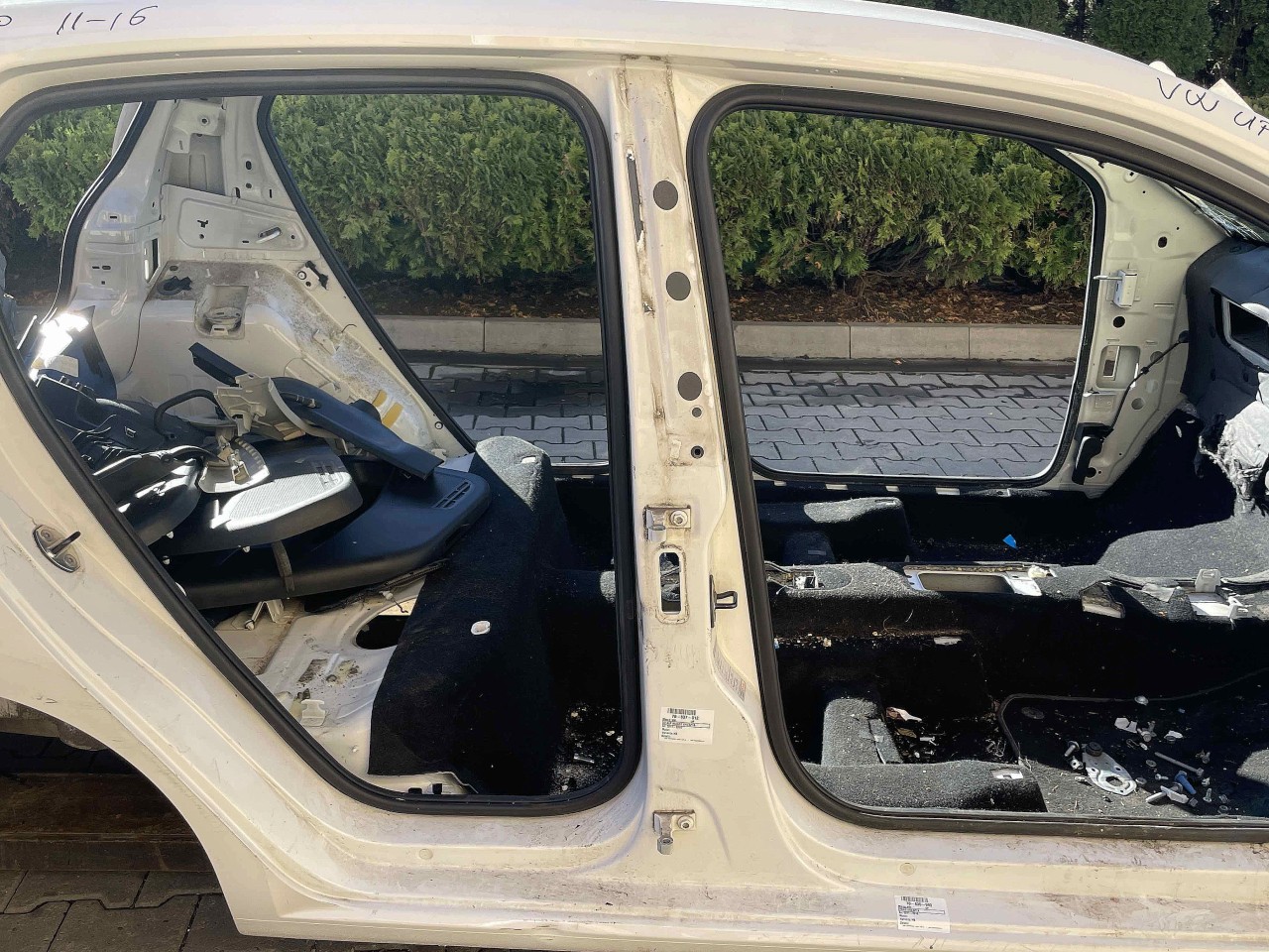 STALP MIJLOC DREAPTA VW UP - - (2011 2016)