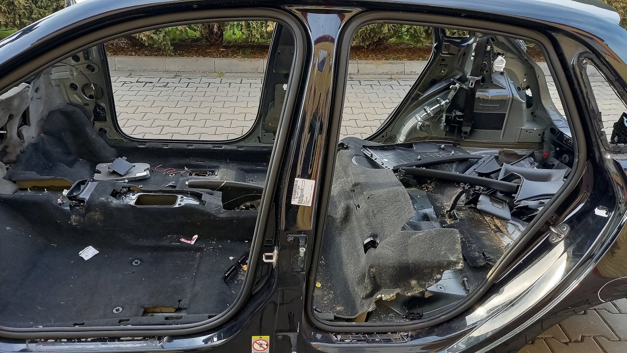 STALP MIJLOC STANGA AUDI A1 - - (2010 2014)