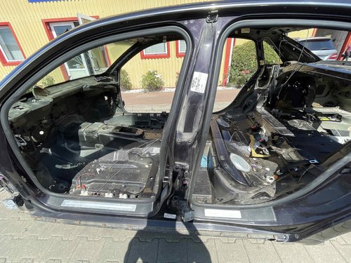 STALP MIJLOC STANGA AUDI A4 - - (2004 2007)