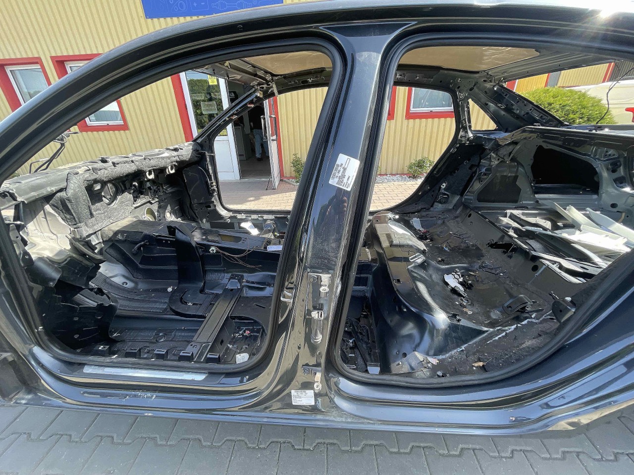 STALP MIJLOC STANGA AUDI A4 A4 - - (2015 2018)
