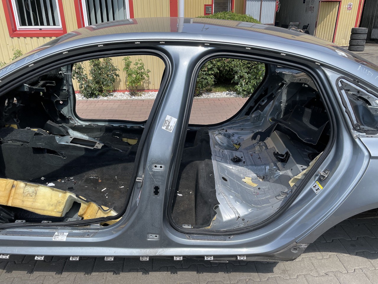 STALP MIJLOC STANGA AUDI A6 - - (2011 2015)
