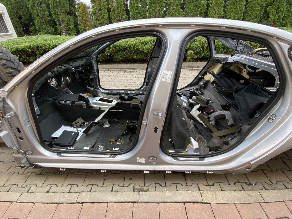 STALP MIJLOC STANGA AUDI A6 - - (2015 2018)