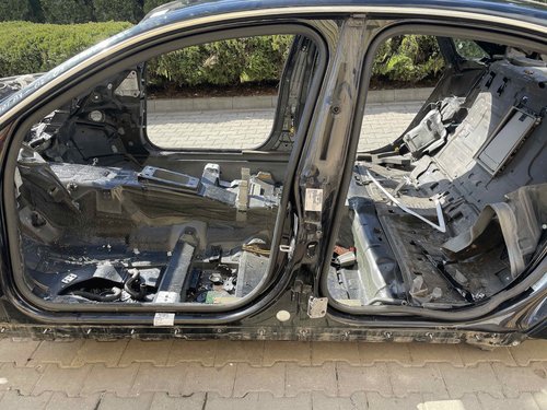 STALP MIJLOC STANGA AUDI A8 - - (2002 2005)